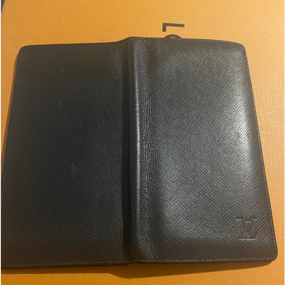 GENUINE LOUIS VUITTON Black Taiga Long Wallet TA3176 - Picture 6 of 14
